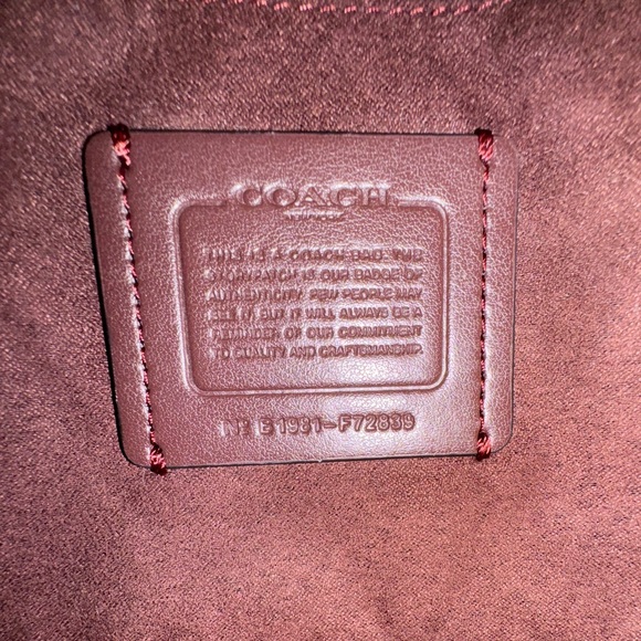 COACH Ivie Messenger Crossbody (F72839) - Picture 10 of 10